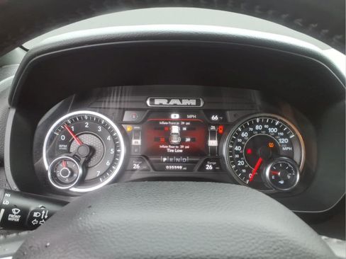 Used 2022 RAM 1500 Big Horn AWD/4WD image 30