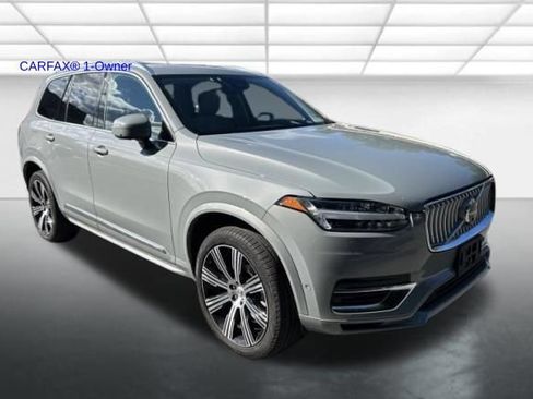 Used 2025 Volvo XC90 T8 Ultra w/ Protection Package Premier AWD/4WD image 2