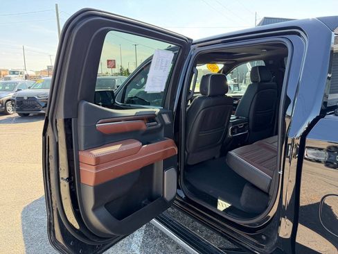 Used 2025 GMC Sierra 1500 Denali Ultimate AWD/4WD image 37
