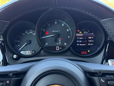Certified 2023 Porsche Macan Turbo AWD/4WD image 18