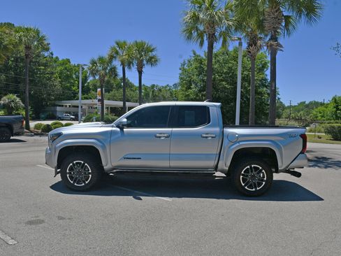 Certified 2025 Toyota Tacoma TRD Sport AWD/4WD image 5