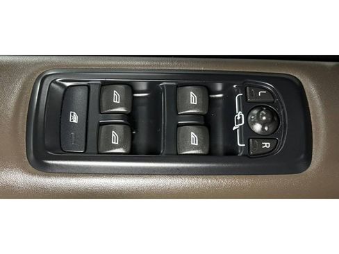 Used 2015 Land Rover LR4 HSE LUX image 34