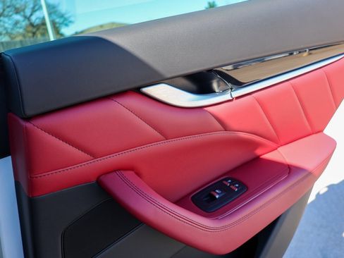 Used 2022 Maserati Levante Modena image 31