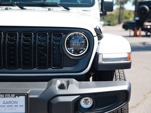 New 2026 Jeep Gladiator Sport AWD/4WD image 5