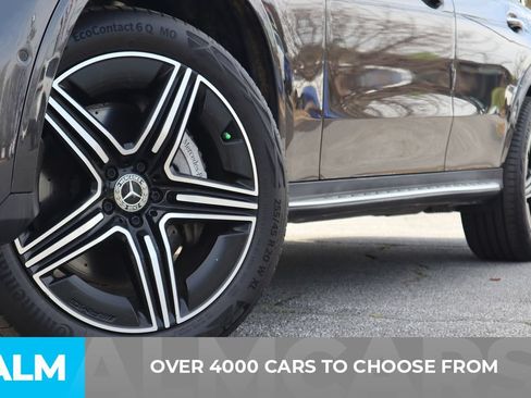Used 2025 Mercedes-Benz GLC 300 4MATIC w/ AMG Line image 2