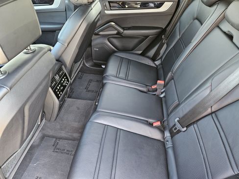 Certified 2024 Porsche Cayenne S image 28