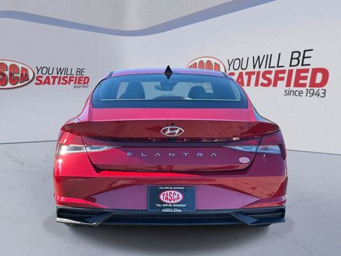 Used 2023 Hyundai Elantra SEL w/ Convenience Package image 5