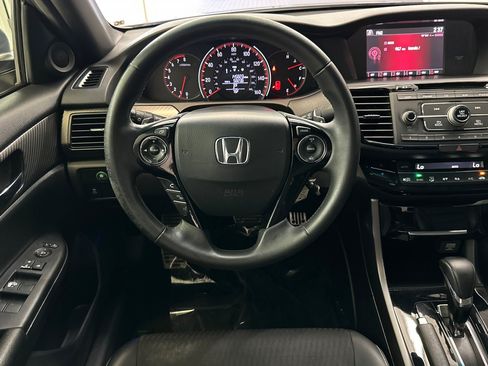 Used 2017 Honda Accord Sport image 28