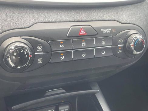Used 2017 Kia Sorento L FWD image 16