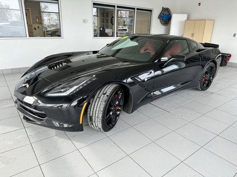 Used 2017 Chevrolet Corvette Stingray Coupe w/ Z51 2LT image 3