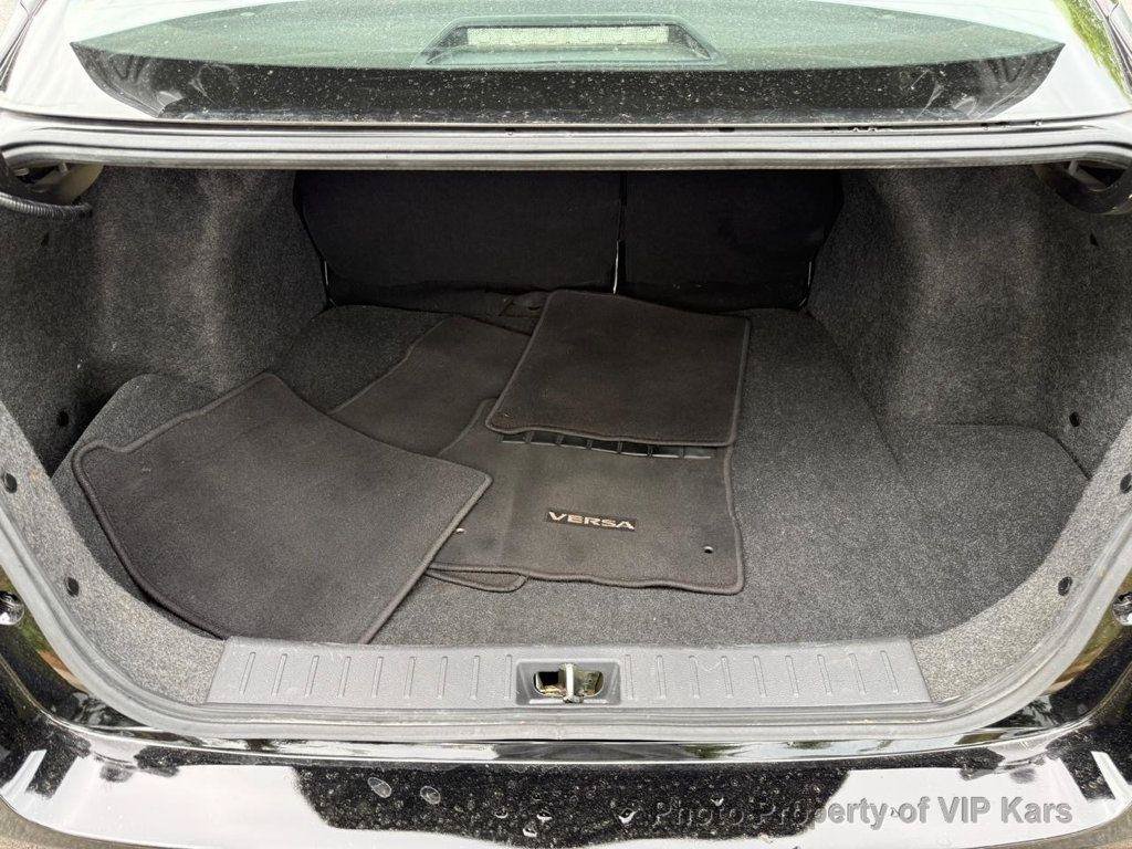Used 2022 Nissan Versa S FWD image 17