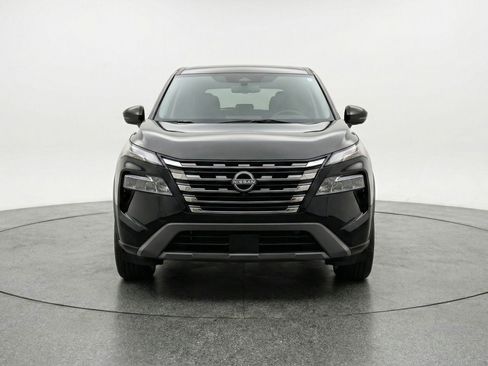 Used 2025 Nissan Rogue SV FWD image 2