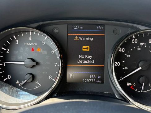 Used 2018 Nissan Rogue SV FWD image 15