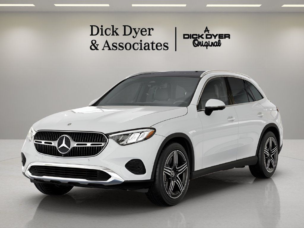 Used 2026 Mercedes-Benz GLC 300 image 2