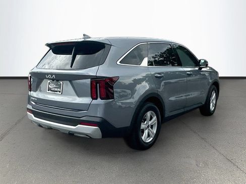 Certified 2025 Kia Sorento LX FWD image 7