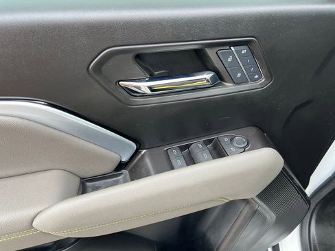 Used 2024 Chevrolet Colorado ZR2 w/ ZR2 Convenience Package III image 18