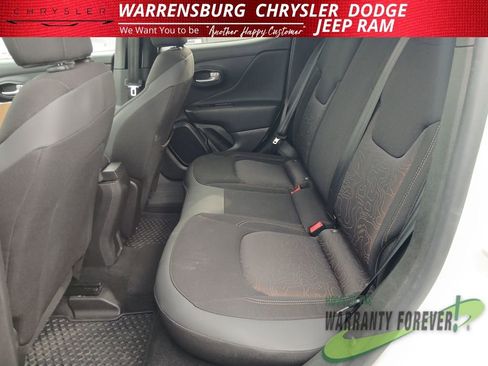 Used 2023 Jeep Renegade Latitude image 12
