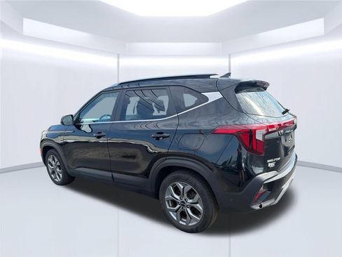 Used 2024 Kia Seltos S AWD/4WD image 3
