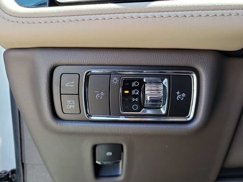Certified 2023 Lincoln Nautilus AWD w/ Premium Package image 13