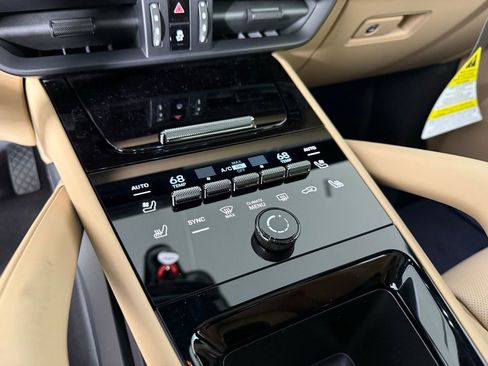 New 2025 Porsche Cayenne Coupe image 33