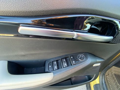 Certified 2021 Kia Seltos SX w/ SX Sunroof Package image 12