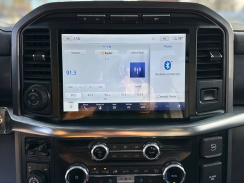 Used 2022 Ford F150 Lariat image 14