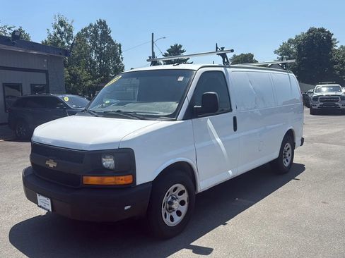 Used 2014 Chevrolet Express 1500 RWD image 3