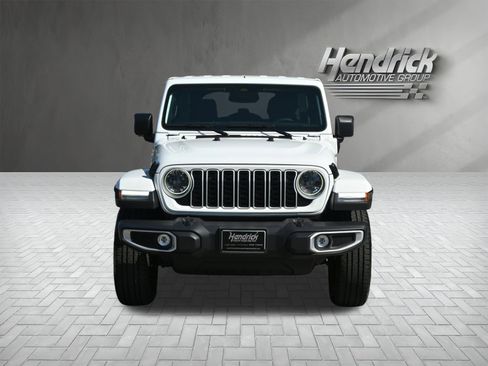 Used 2025 Jeep Wrangler Unlimited Sahara AWD/4WD image 3