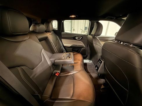 Used 2025 Jeep Compass Limited AWD/4WD image 29