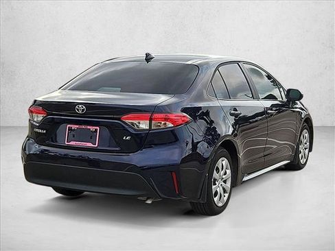 Used 2025 Toyota Corolla LE FWD image 5