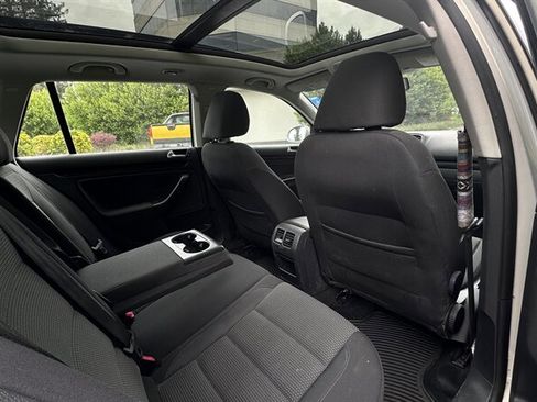 Used 2011 Volkswagen Jetta SE FWD image 15