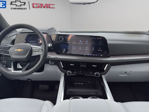 New 2026 Chevrolet Suburban Premier image 15