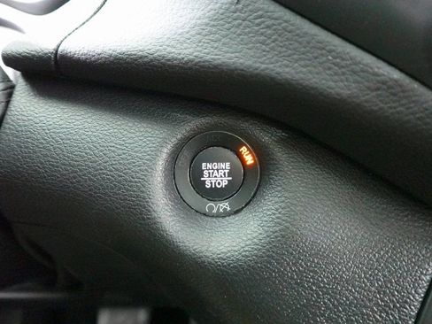 Used 2022 Jeep Cherokee Limited image 21