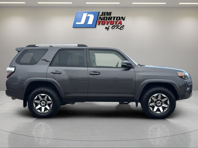 Used 2017 Toyota 4Runner TRD Off-Road Premium AWD/4WD image 4