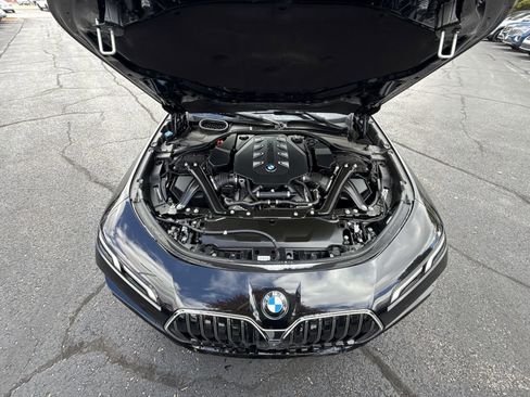 Used 2024 BMW 760i xDrive w/ Premium Package AWD/4WD image 27