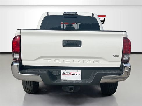 Used 2018 Toyota Tacoma SR5 image 6