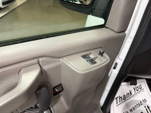 Used 2024 Chevrolet Express 3500 LT w/ LT Preferred Equipment Group RWD image 9