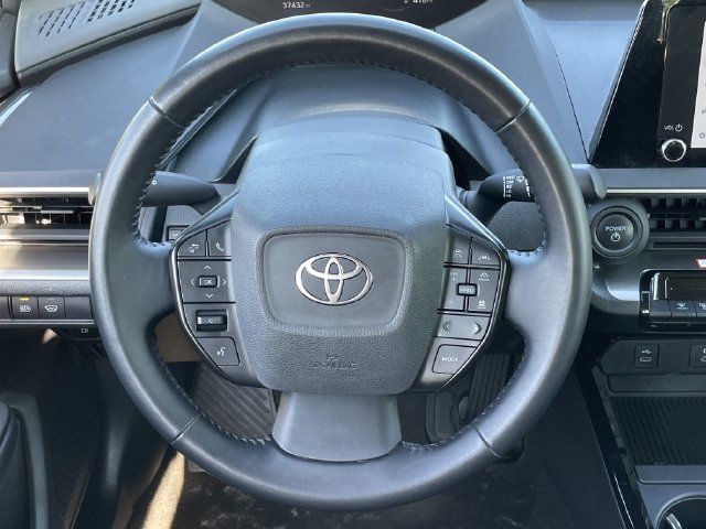 Used 2025 Toyota Prius LE FWD image 12