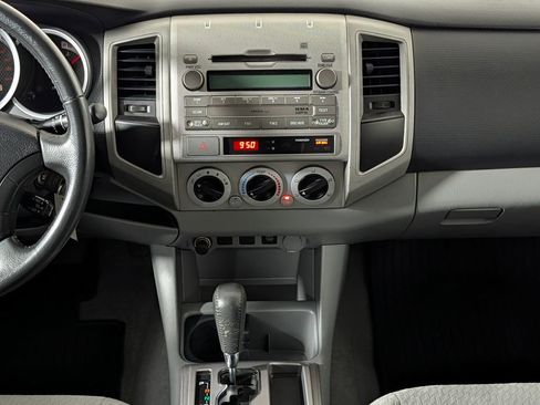 Used 2011 Toyota Tacoma PreRunner w/ SR5 Pkg #2 RWD image 12