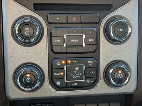 Used 2016 Ford F250 Lariat w/ Lariat Ultimate Package image 22