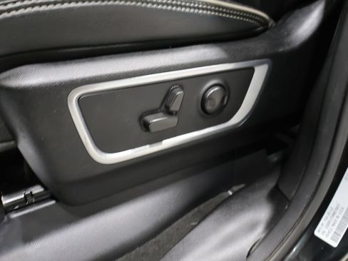 Used 2022 RAM 1500 Laramie w/ Sport Appearance Package AWD/4WD image 10