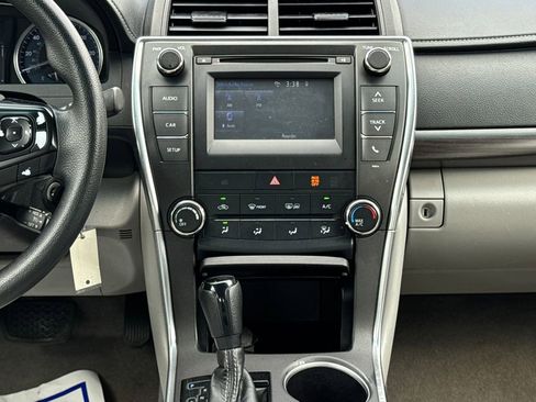 Used 2017 Toyota Camry LE FWD image 18