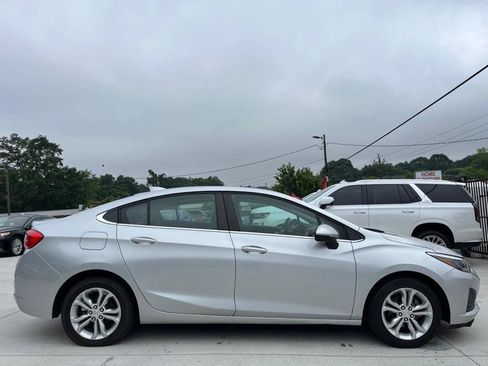 Used 2019 Chevrolet Cruze LT FWD image 8