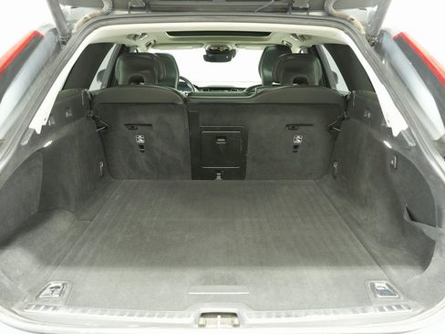 Used 2020 Volvo V90 T6 Cross Country w/ Protection Package Premier image 15