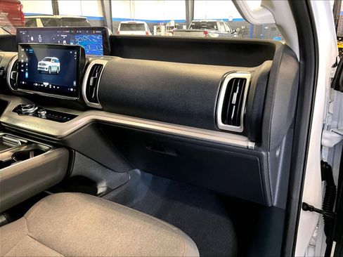 Used 2025 Ford Expedition Max Active image 13