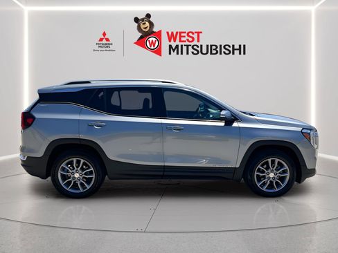 Used 2023 GMC Terrain SLT w/ Infotainment Package II AWD/4WD image 6