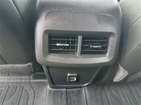 Used 2022 GMC Terrain SLT w/ LPO, Floor Liner Package image 20