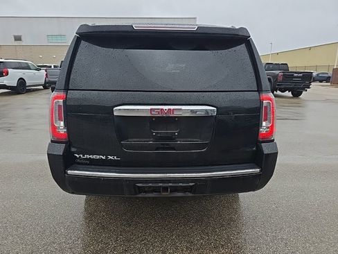 Used 2018 GMC Yukon XL Denali w/ Denali Ultimate Package AWD/4WD image 4