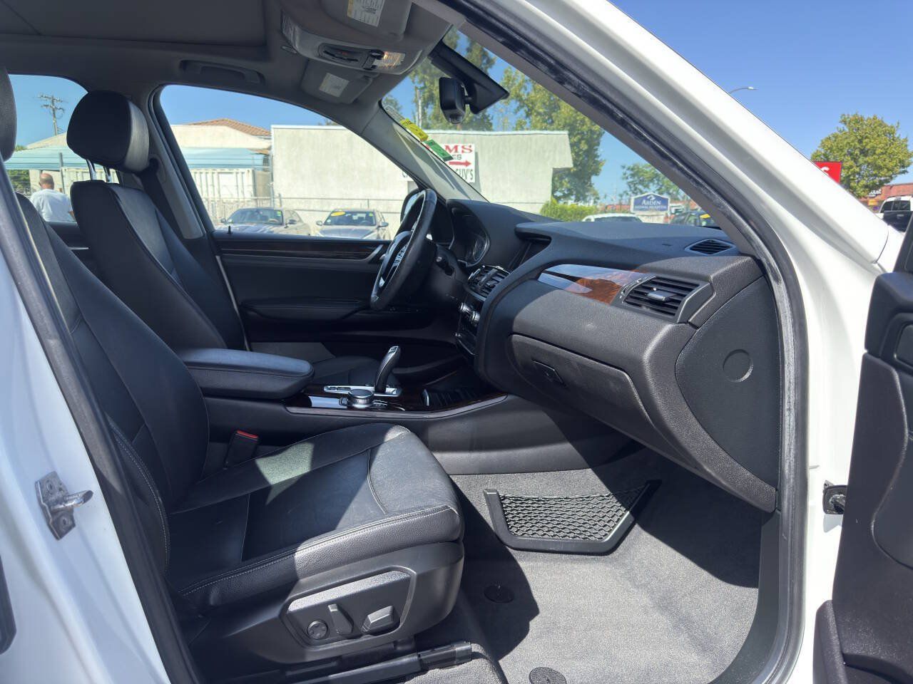 Used 2017 BMW X3 sDrive28i RWD image 13