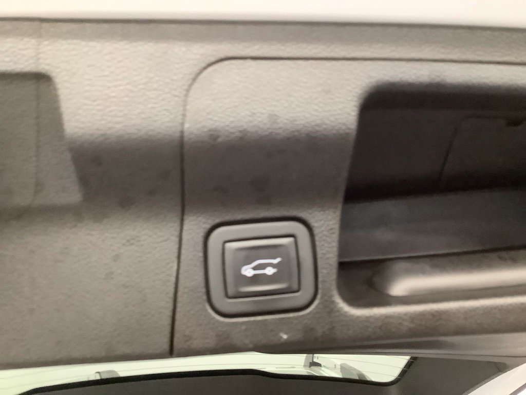 Used 2023 GMC Acadia Denali w/ Denali Technology Package AWD/4WD image 23